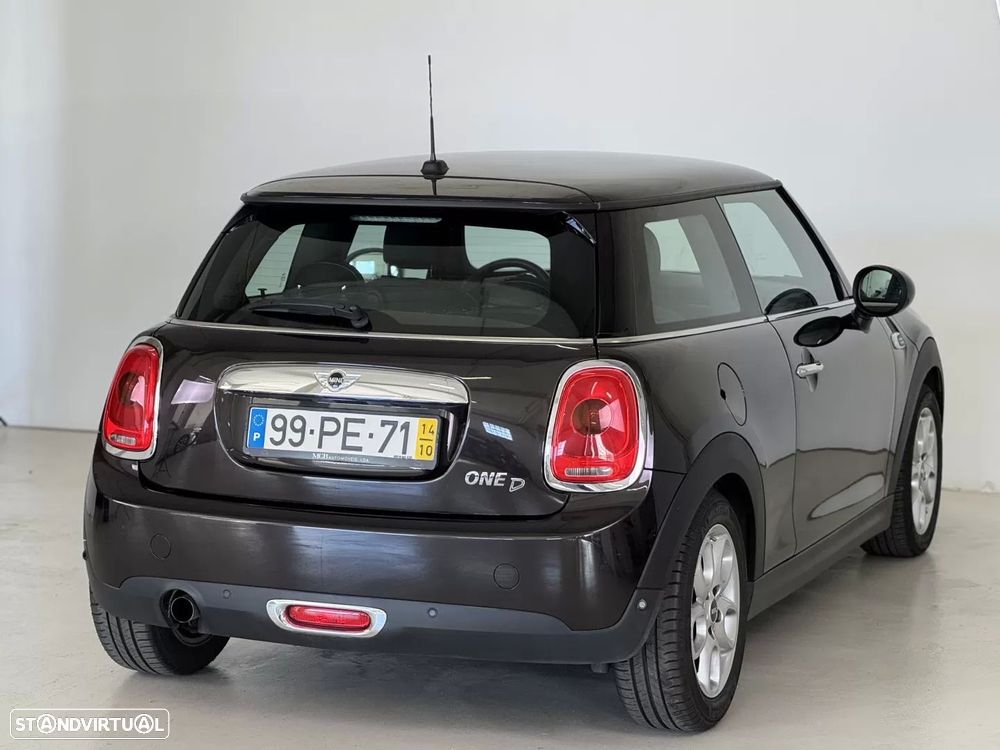 MINI 3 Portas One D - 19