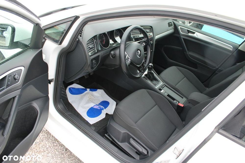 Volkswagen Golf - 16