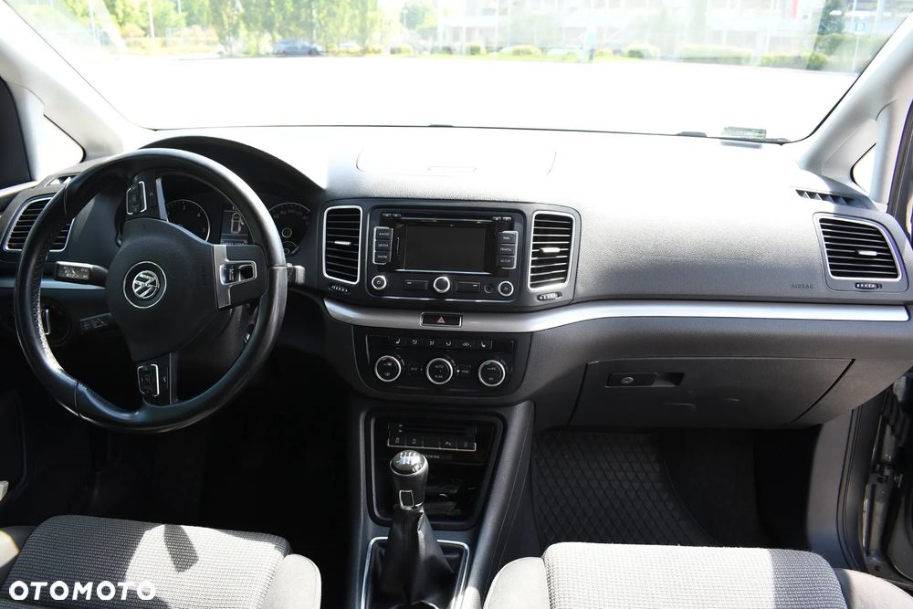 Volkswagen Sharan - 10