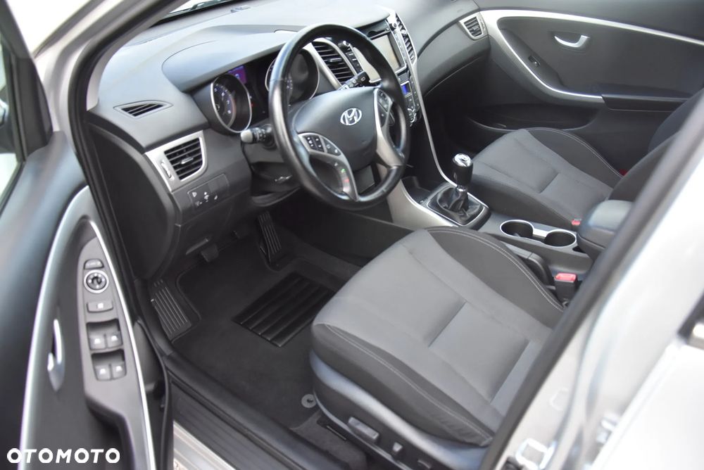 Hyundai i30 blue Kombi 1.4 YES Gold - 20