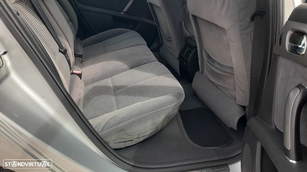 Peugeot 407 1.6 HDi Griffe - 34