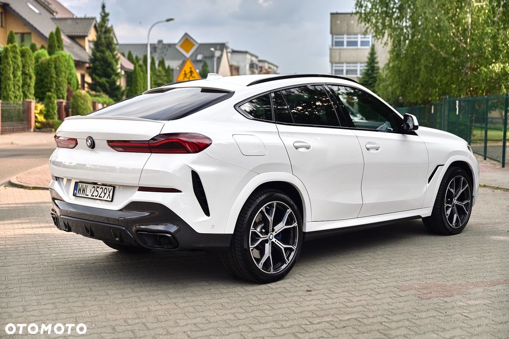 BMW X6 xDrive40d mHEV - 13