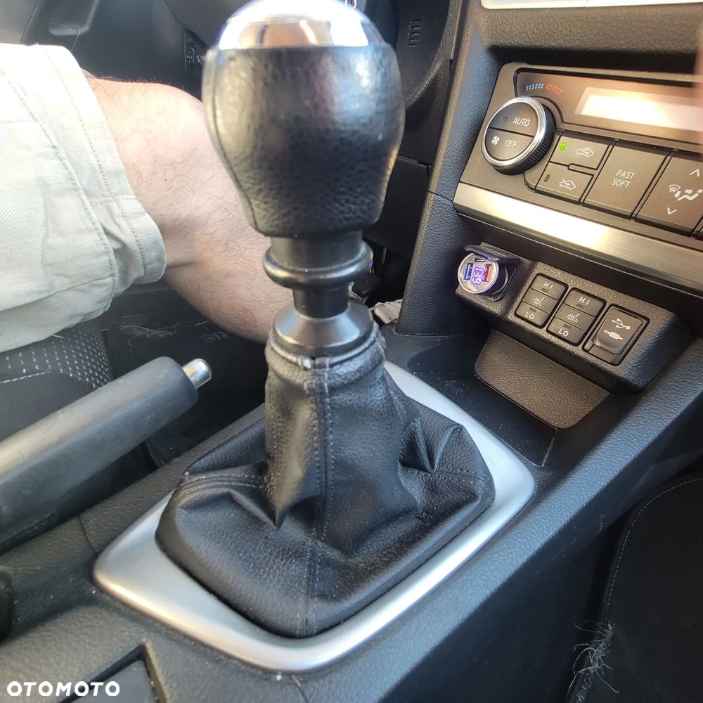 Toyota Auris 2.0 D-4D Premium Comfort - 12