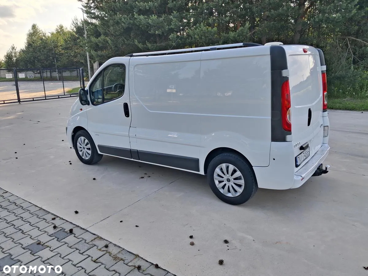 Opel Vivaro - 8