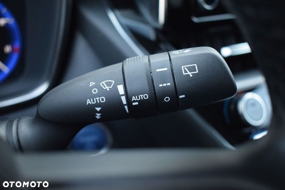 Toyota Corolla 1.8 Hybrid Comfort - 23