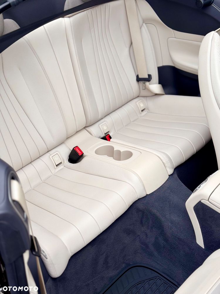Mercedes-Benz Klasa E 200 4-Matic 9G-TRONIC - 21
