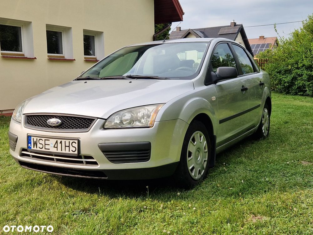 Ford Focus 1.6 Ambiente - 2