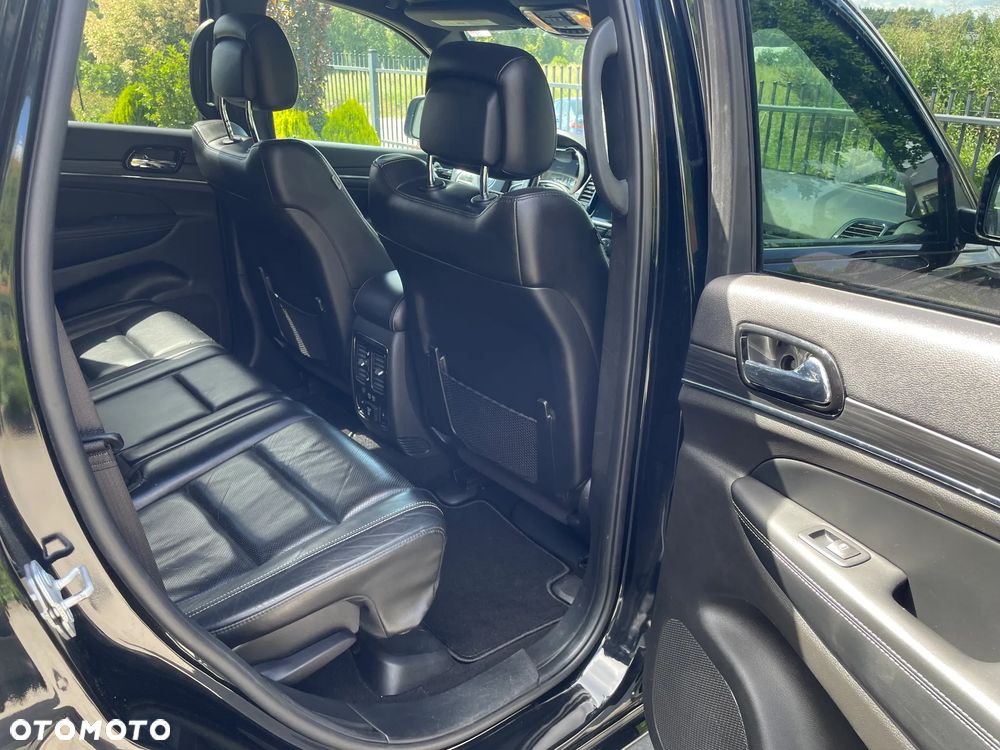 Jeep Grand Cherokee - 12