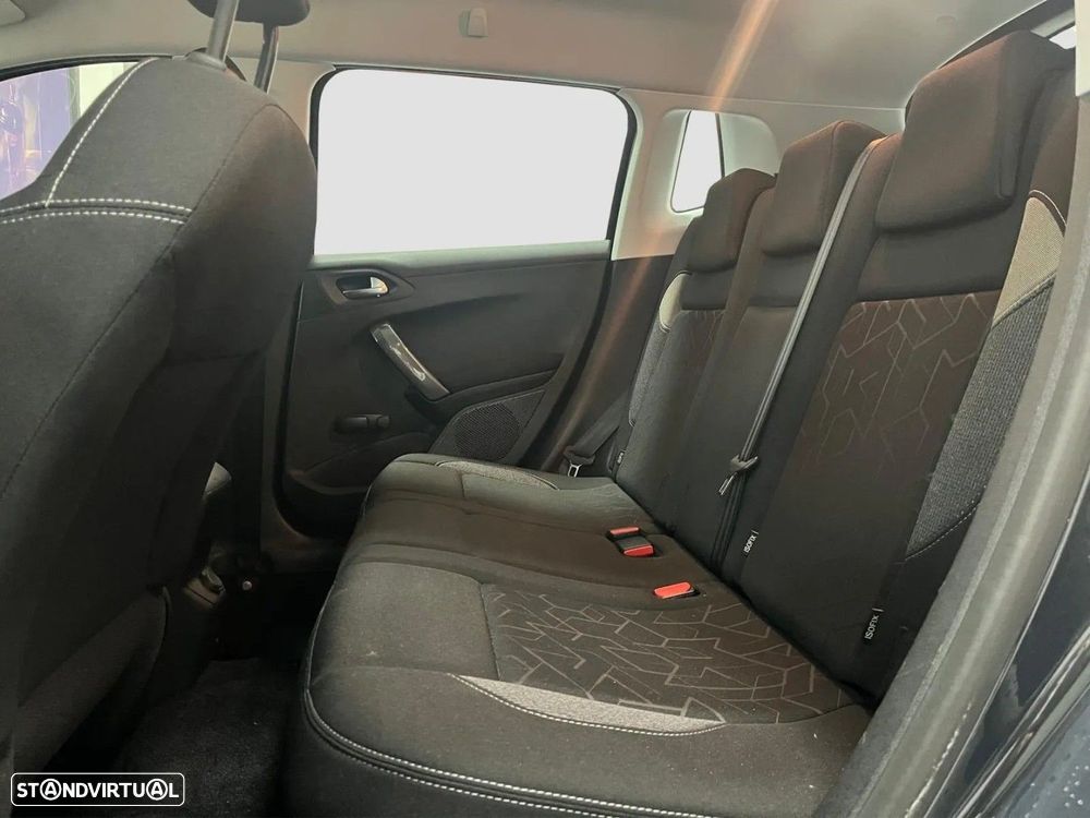 Peugeot 2008 1.2 PureTech Active - 8