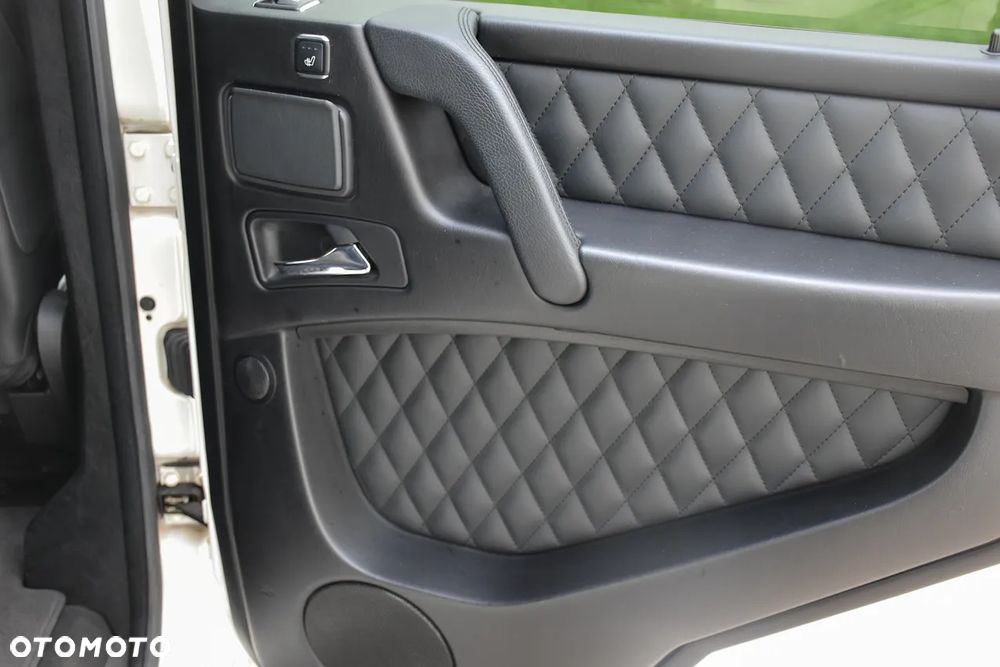 Mercedes-Benz Klasa G AMG 63 AMG SPEEDSHIFT 7G-TRONIC Exclusive Edition - 33