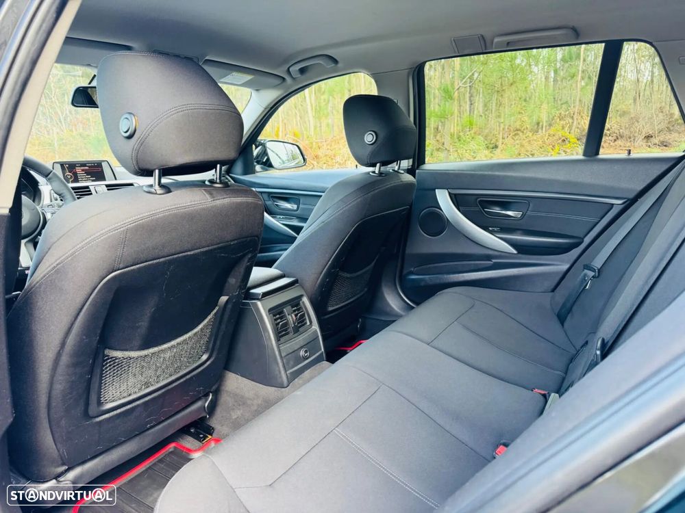 BMW 318 d Sport Line - 35