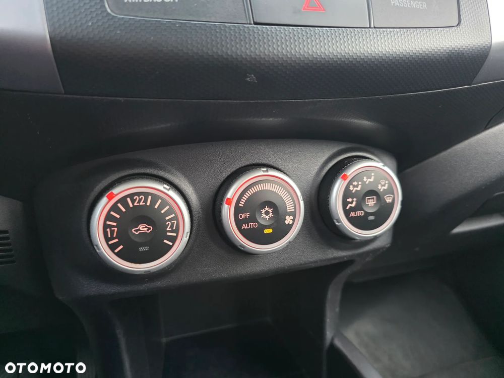 Mitsubishi Outlander - 21