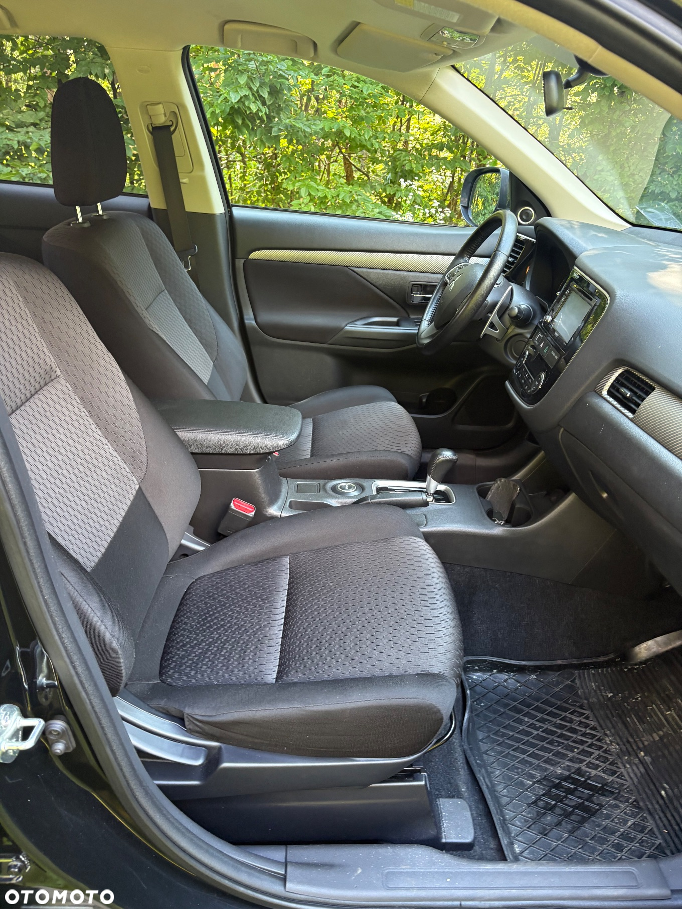 Mitsubishi Outlander - 8