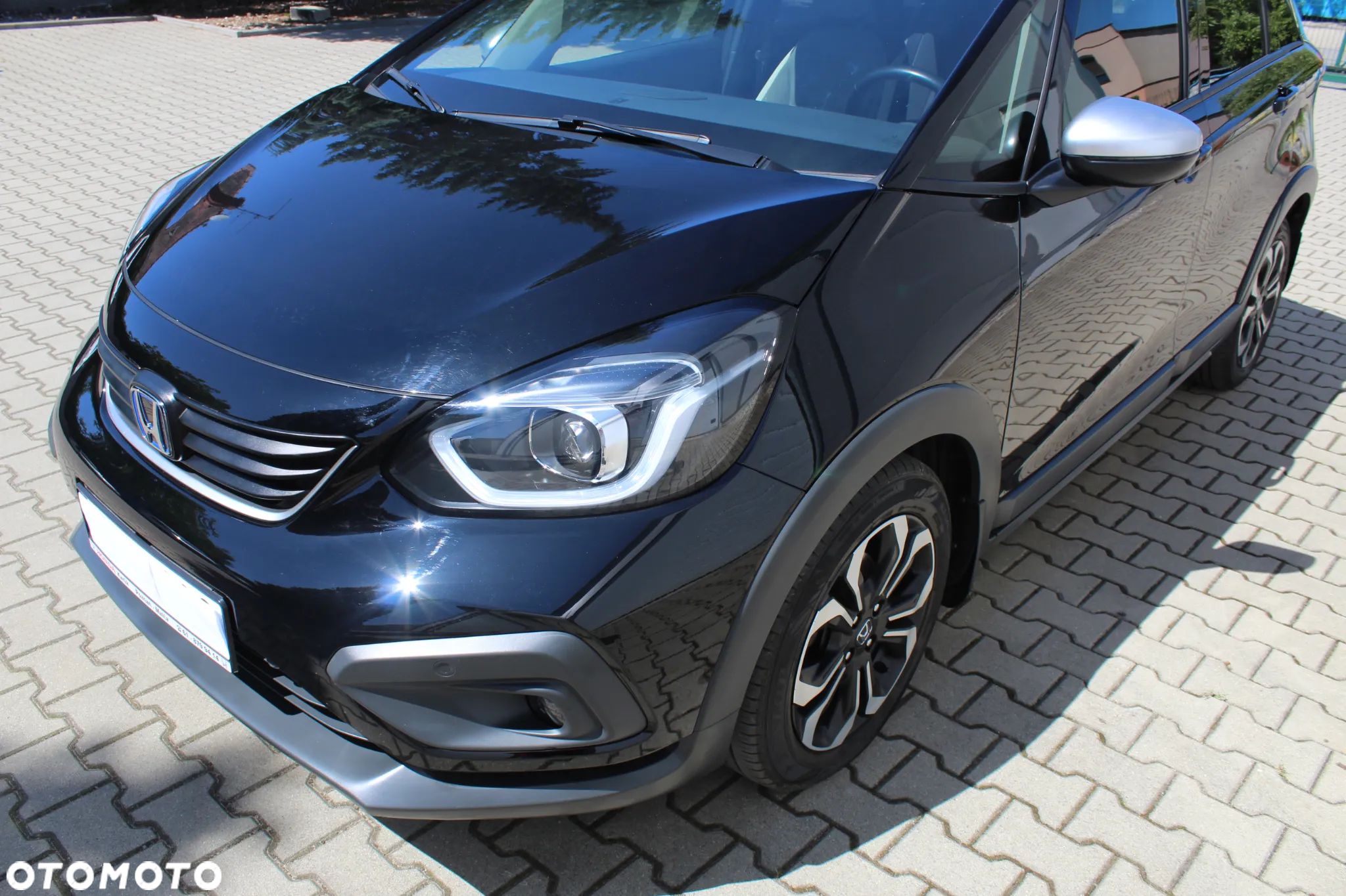 Honda Jazz 1.5 i-MMD Executive Crosstar (Czarny Dach) - 1