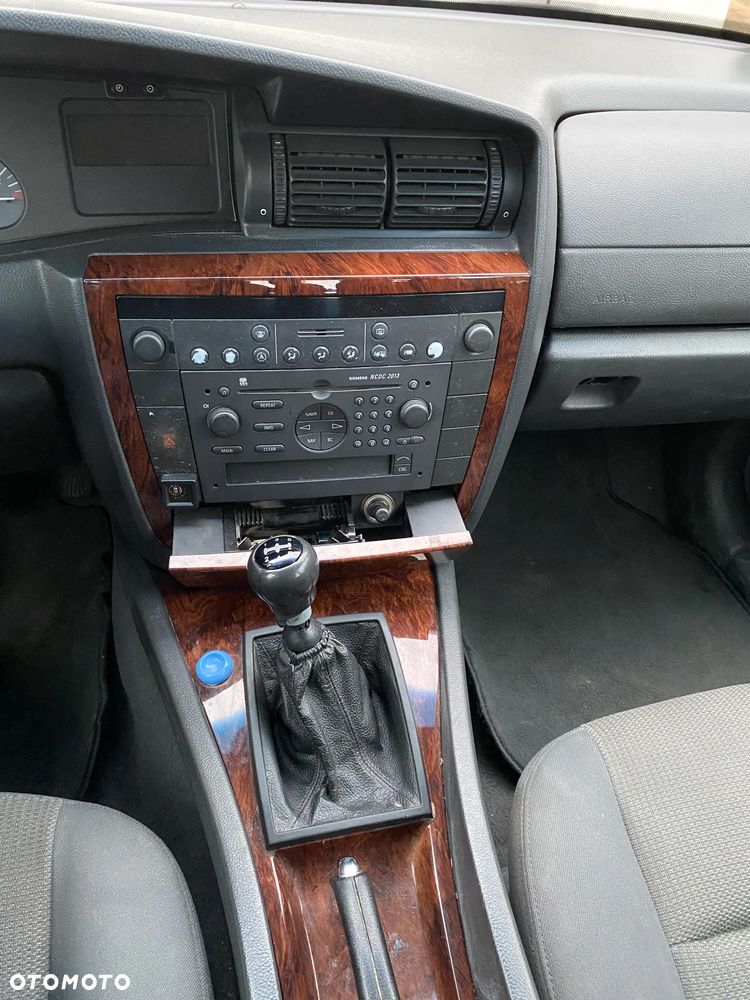 Opel Omega 2.2 Base / Club - 8