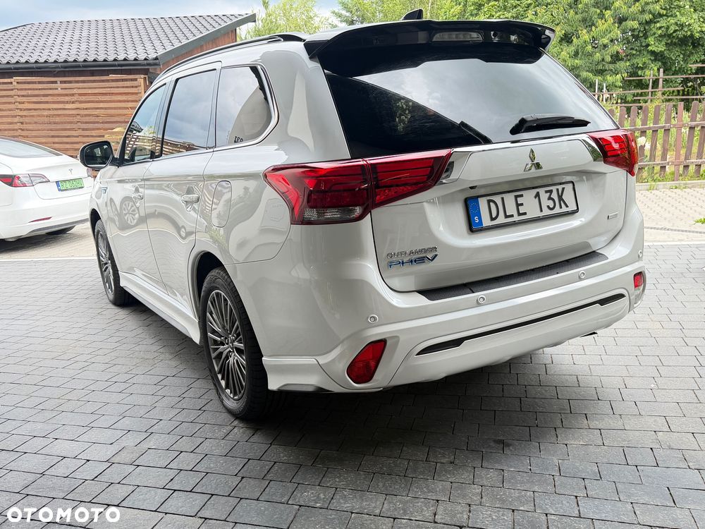 Mitsubishi Outlander 2.4 4WD Top - 21