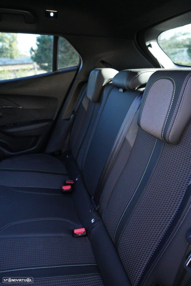 Peugeot 2008 1.2 PureTech GT EAT8 - 48