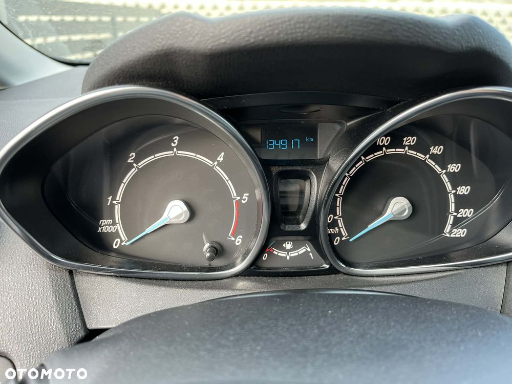 Ford Fiesta 1.5 TDCi Ambiente - 21