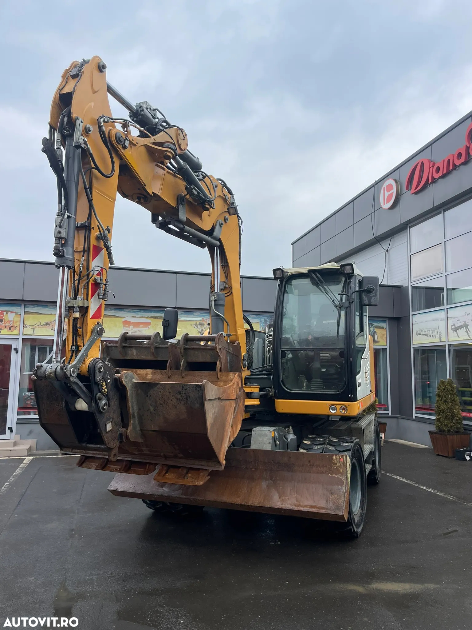 Liebherr A912 Compact - 10