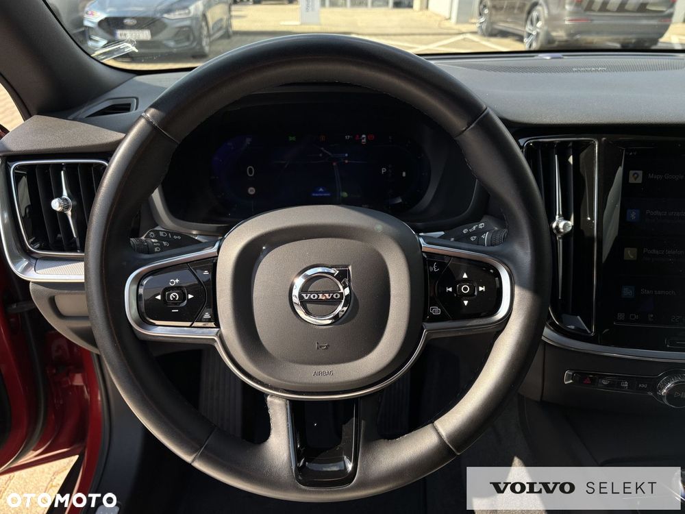 Volvo V60 Cross Country - 12