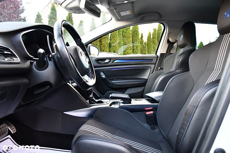 Renault Megane ENERGY TCe 205 EDC GT - 10