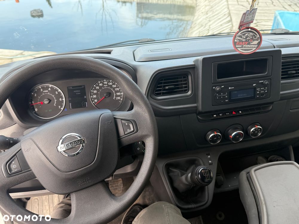 Nissan Interstar - 10