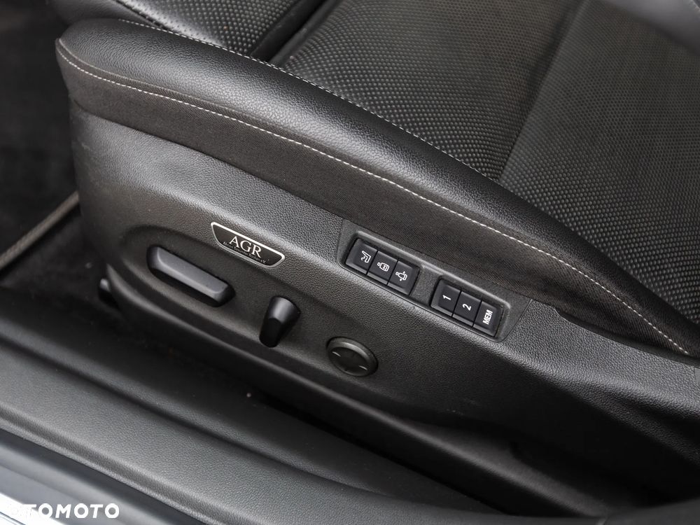 Opel Insignia 2.0 BiTurbo 4x4 Exclusive - 26