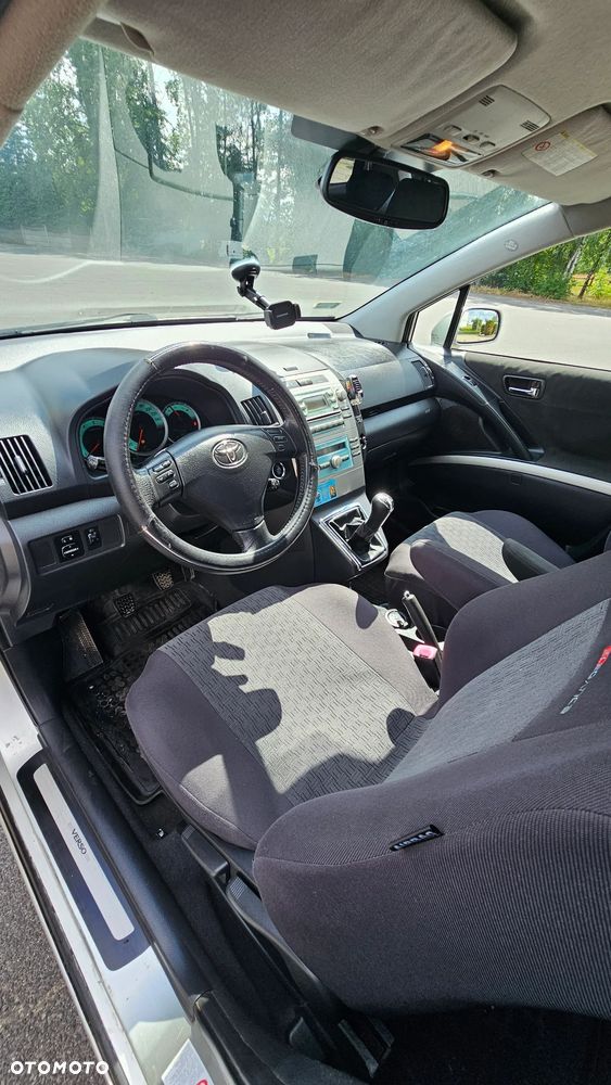 Toyota Corolla Verso 2.2 D-4D Gold - 5