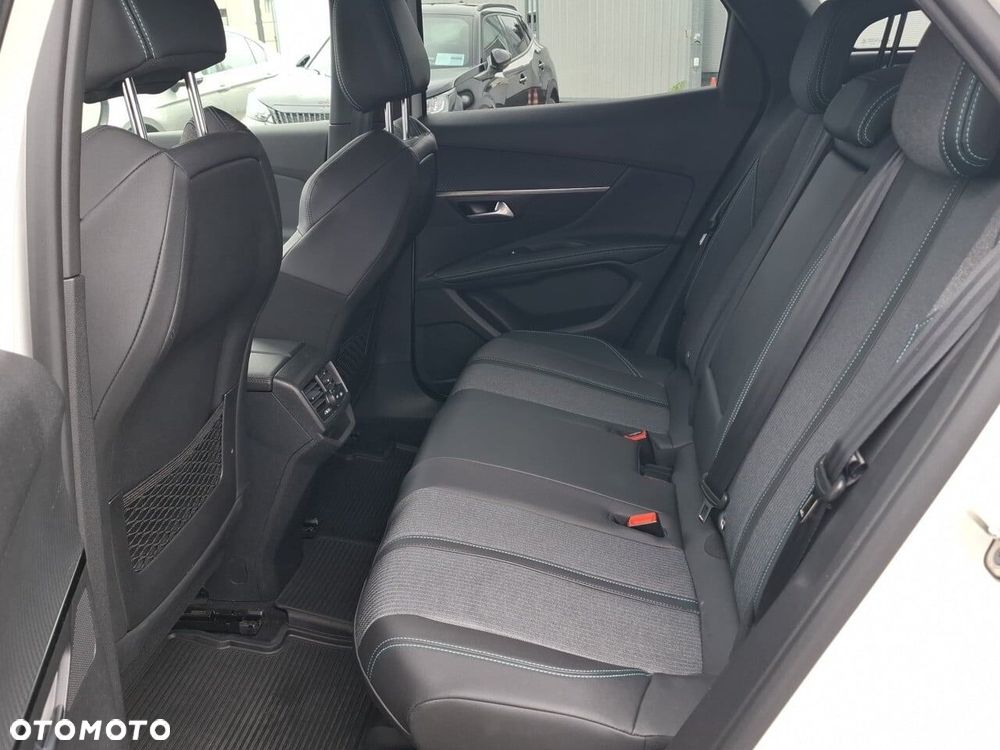 Peugeot 2008 - 13