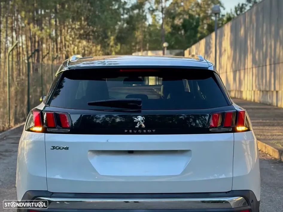 Peugeot 3008 PureTech 130 Stop & Start GPF EAT8 Crossway - 12
