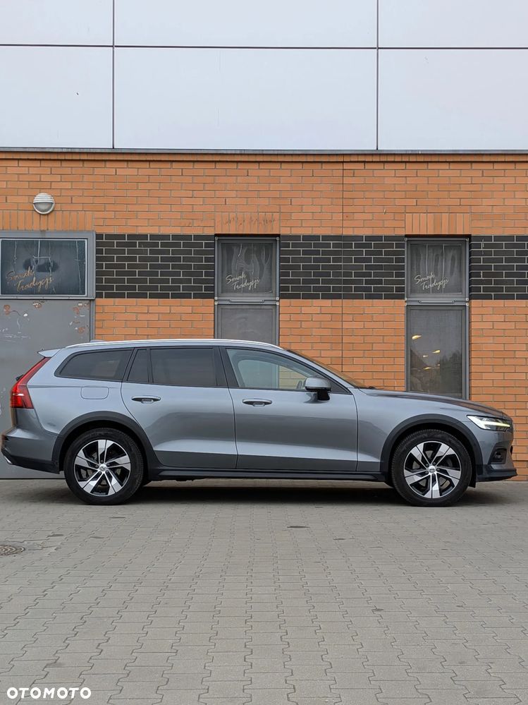 Volvo V60 Cross Country - 2
