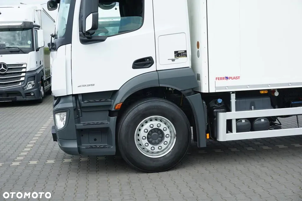 Mercedes-Benz ANTOS / 2535 / EURO 6 / CHŁODNIA + WINDA / 23 PALETY / OŚ SKRĘTNA - 26