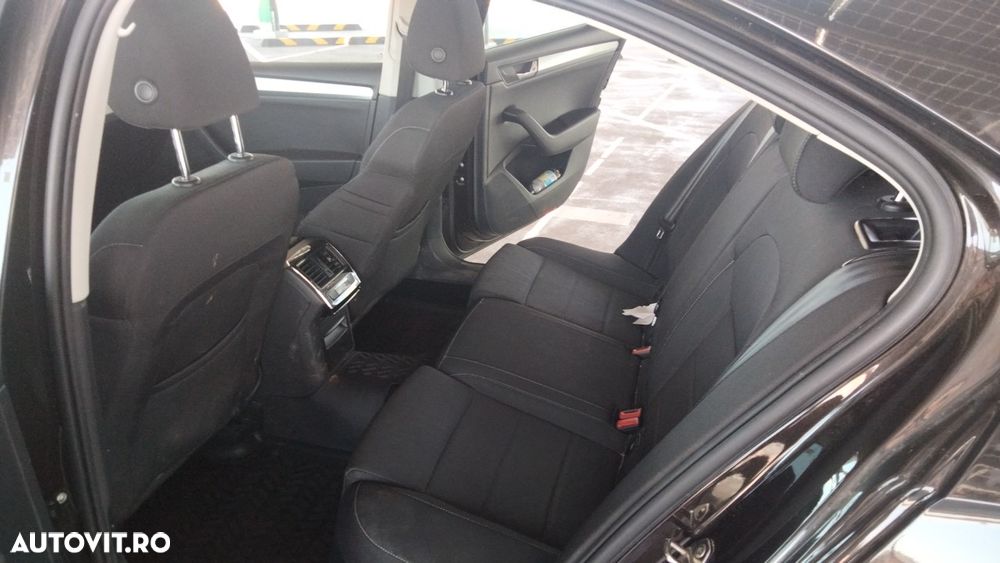Skoda Superb 2.0 TDI DSG Ambition - 5