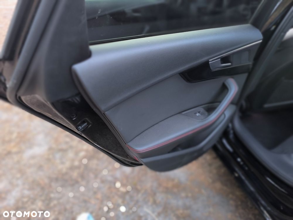 Audi A4 Avant 2.0 TFSI ultra Sport - 28