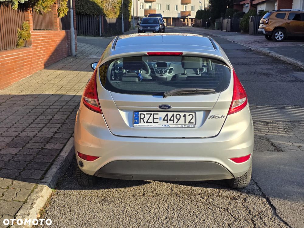 Ford Fiesta 1.25 Celebration - 14