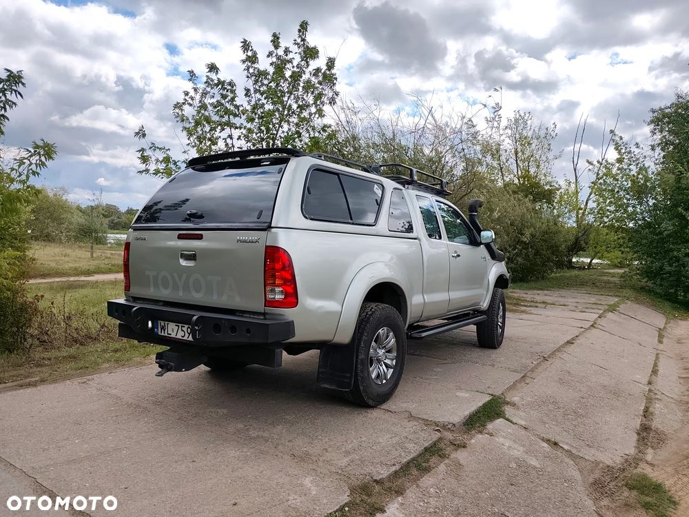 Toyota Hilux 2.5 D-4D SR5 - 3