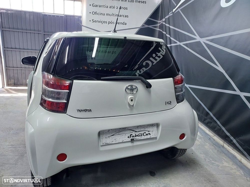 Toyota iQ 1.0 VVT-i Essential+AC — fotografia 4
