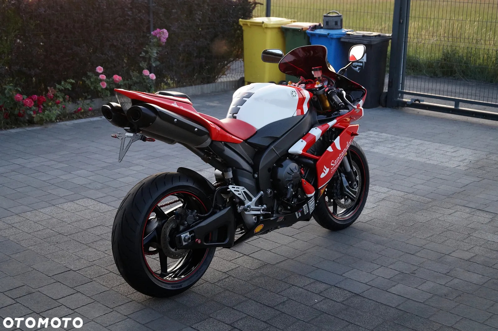 Yamaha R1 - 11