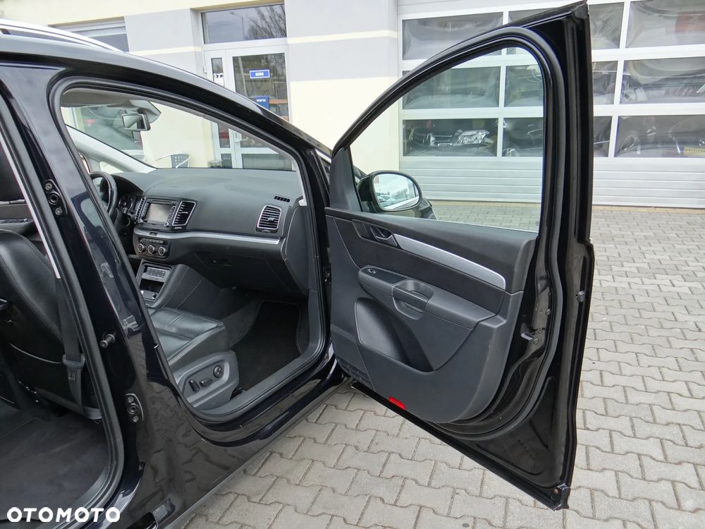 Volkswagen Sharan 2.0 TDI Blue Motion Highline - 32