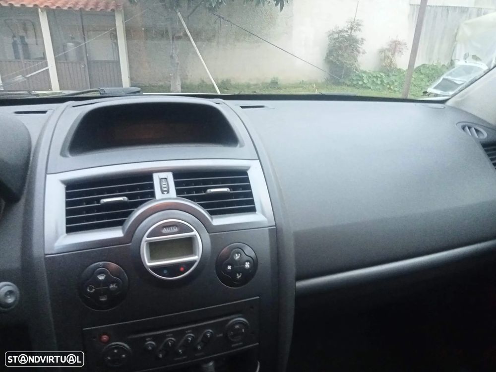 Renault Mégane 1.5 dCi Confort - 9