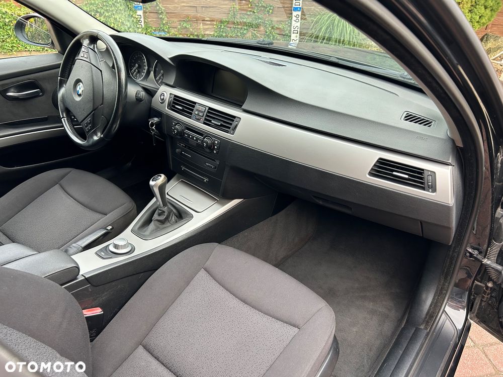 BMW Seria 3 320d DPF Edition Fleet Sport - 31