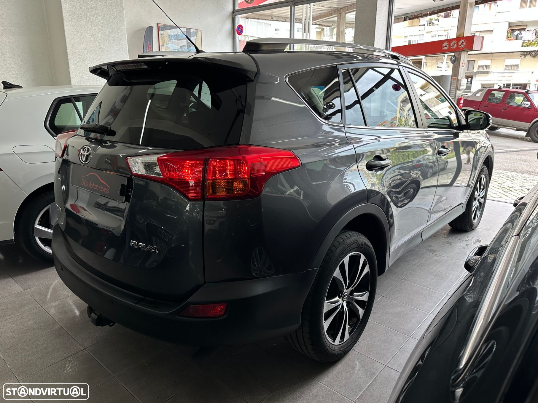 Toyota RAV4 - 6