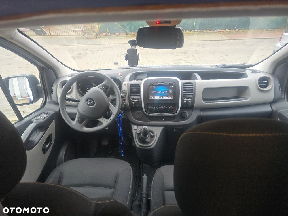Renault TRAFIC - 12