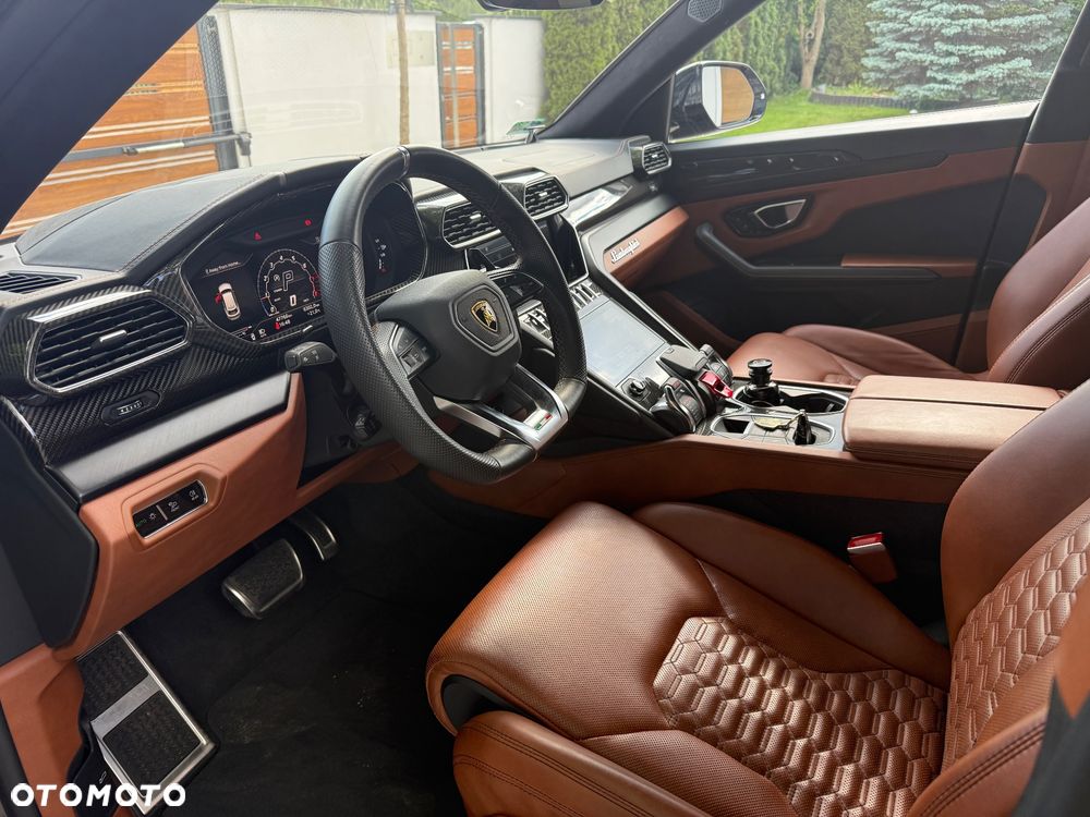 Lamborghini Urus - 1