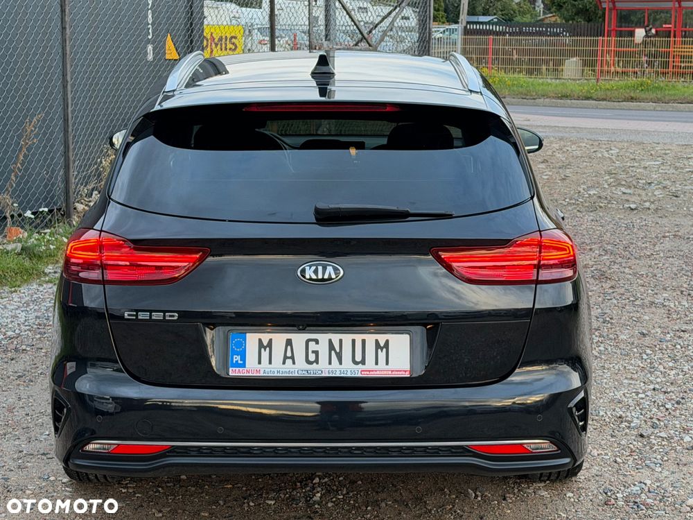 Kia Ceed 1.6 CRDi 136 ISG Dream-Team Edition - 31