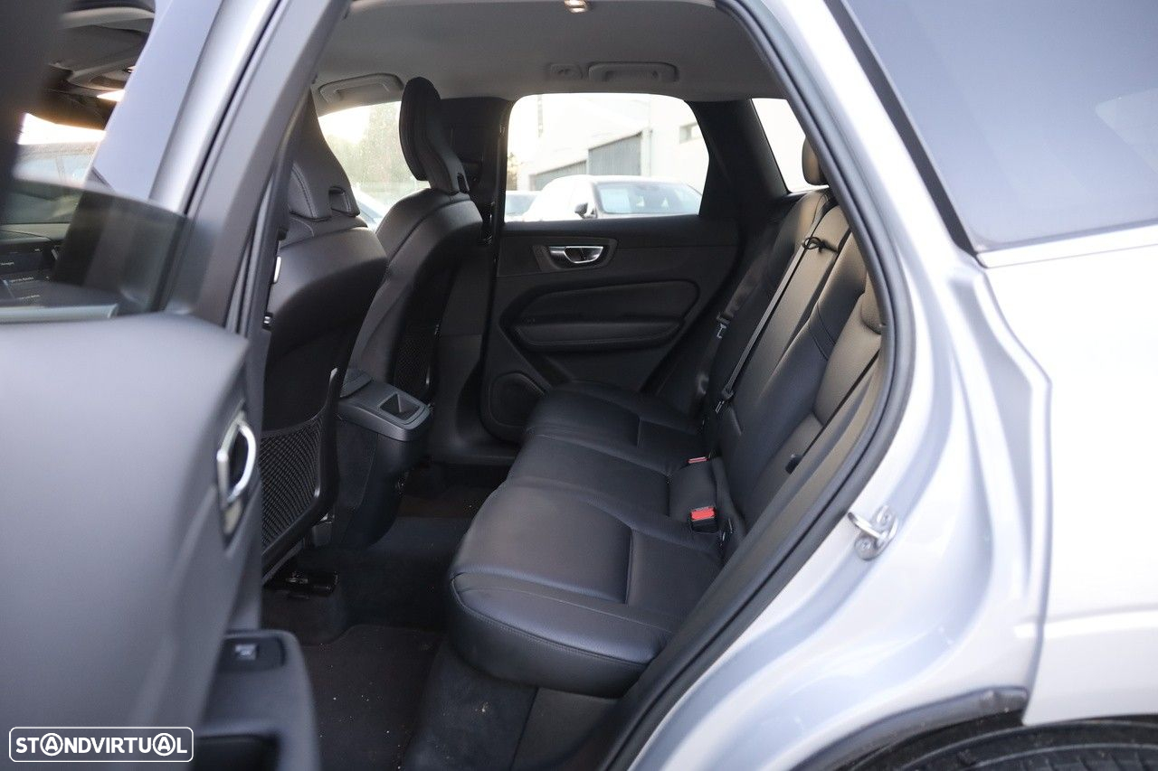 Volvo XC 60 2.0 B5 Plus Bright AWD - 8