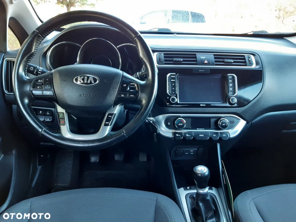 Kia Rio - 11