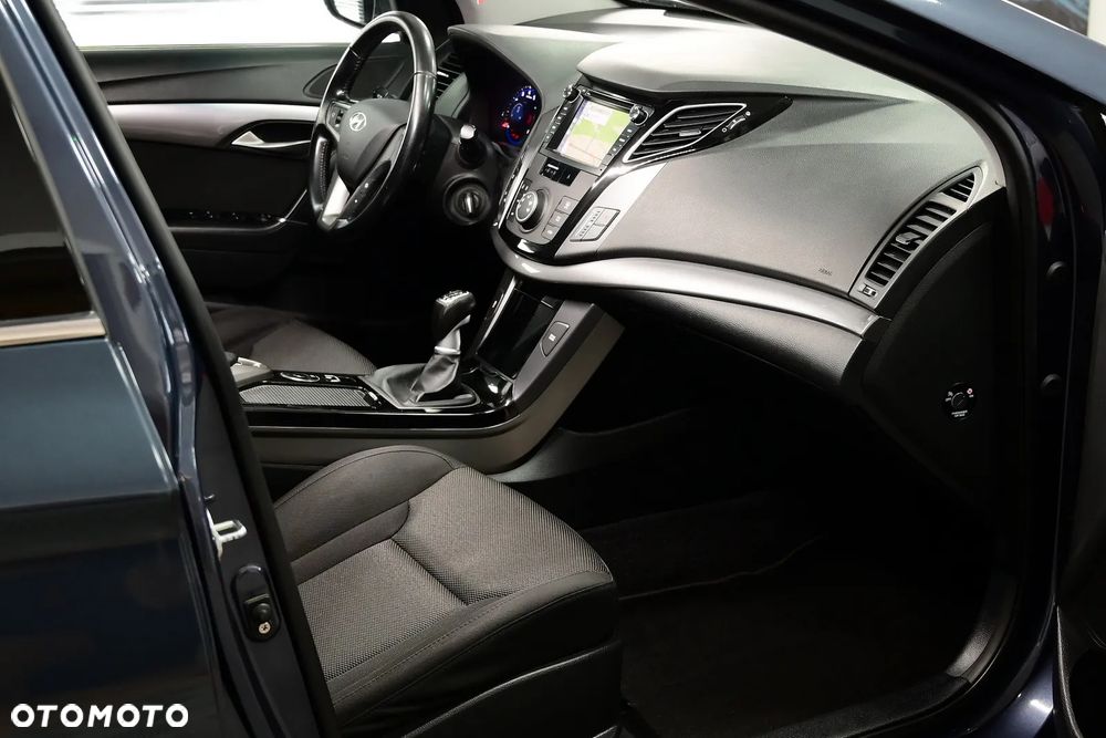 Hyundai i40 Kombi blue 1.6 Classic - 10