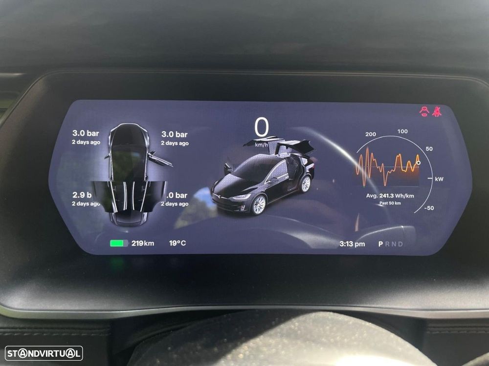 Tesla Model X - 20