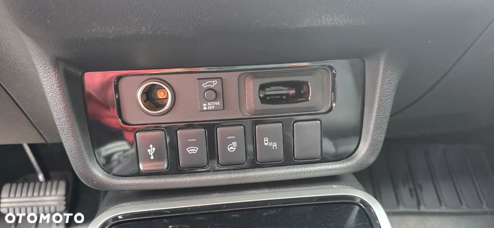 Mitsubishi Outlander 2.0 Instyle SDA 4WD CVT - 22
